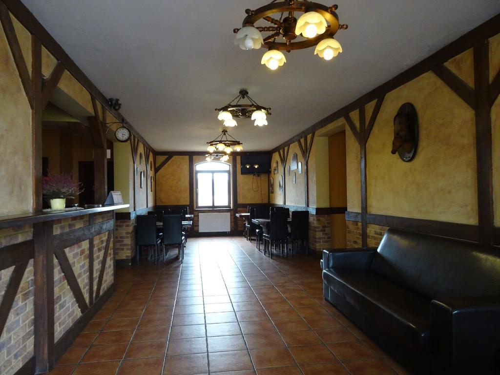 Hostel Milosz Grabowiec  Exteriör bild